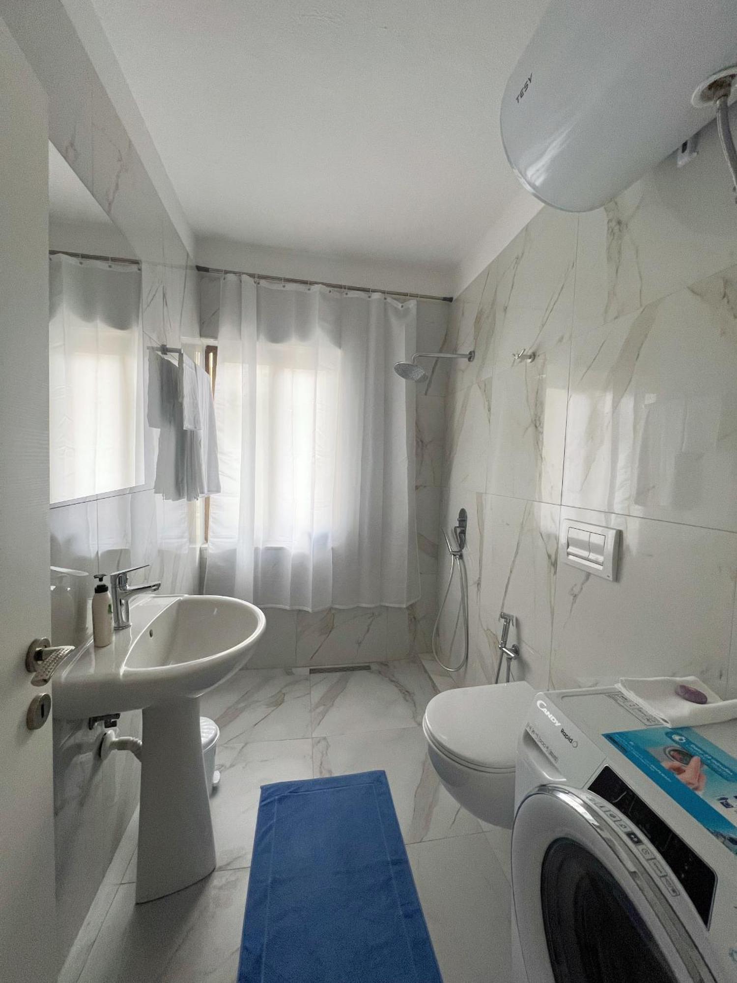 Central City Apartment Тирана Экстерьер фото